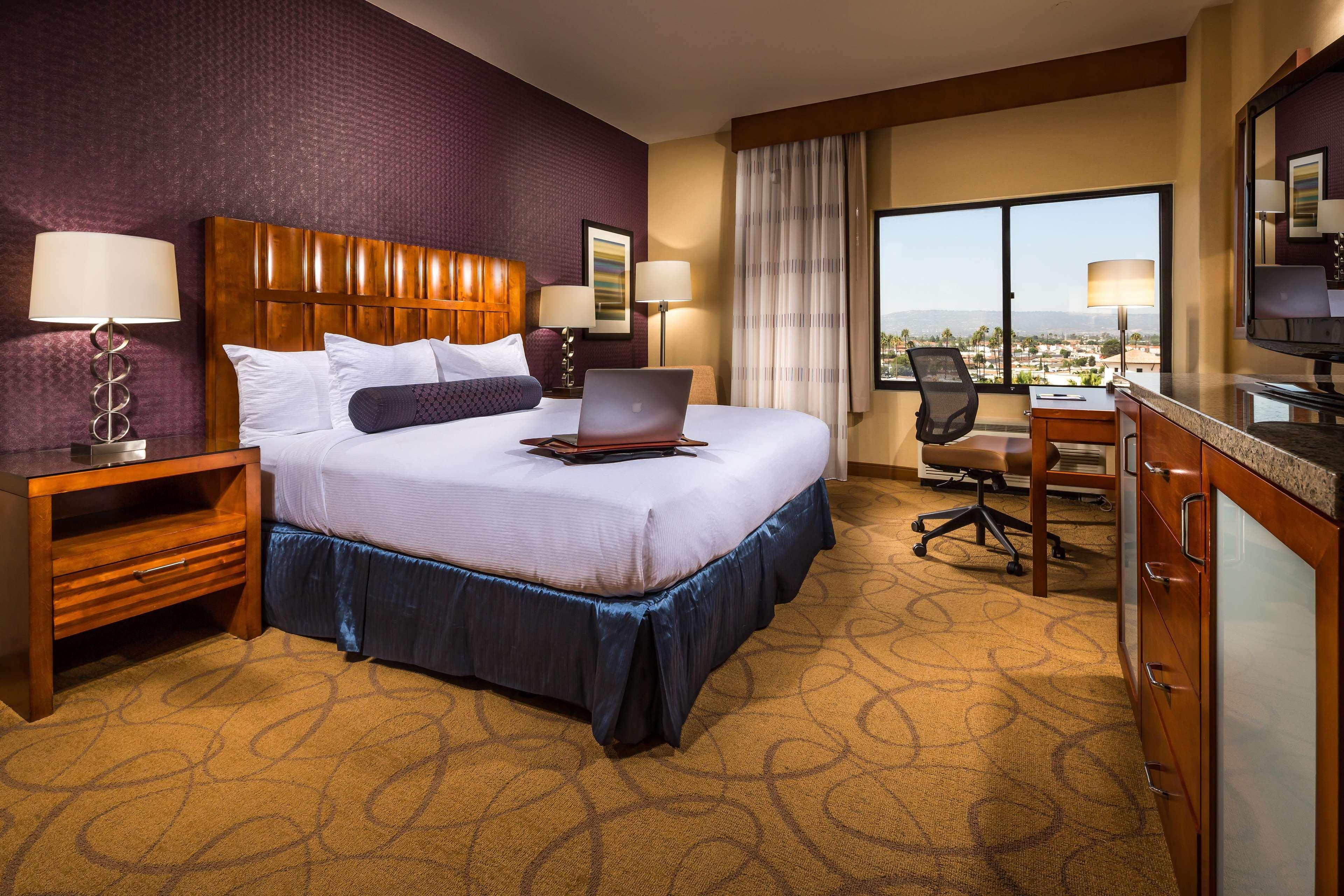 מלון Doubletree By Hilton קרסון מראה חיצוני תמונה