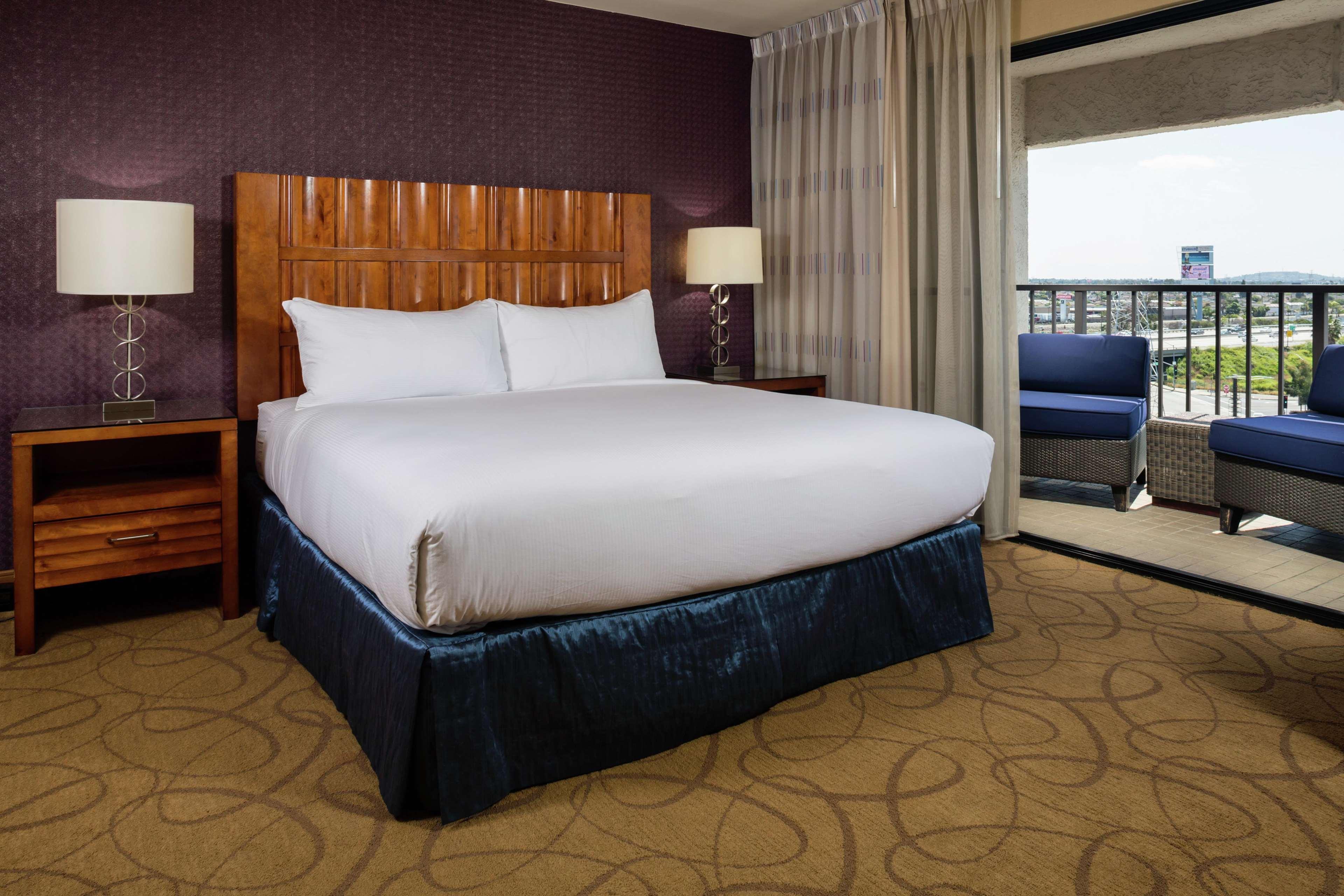מלון Doubletree By Hilton קרסון מראה חיצוני תמונה