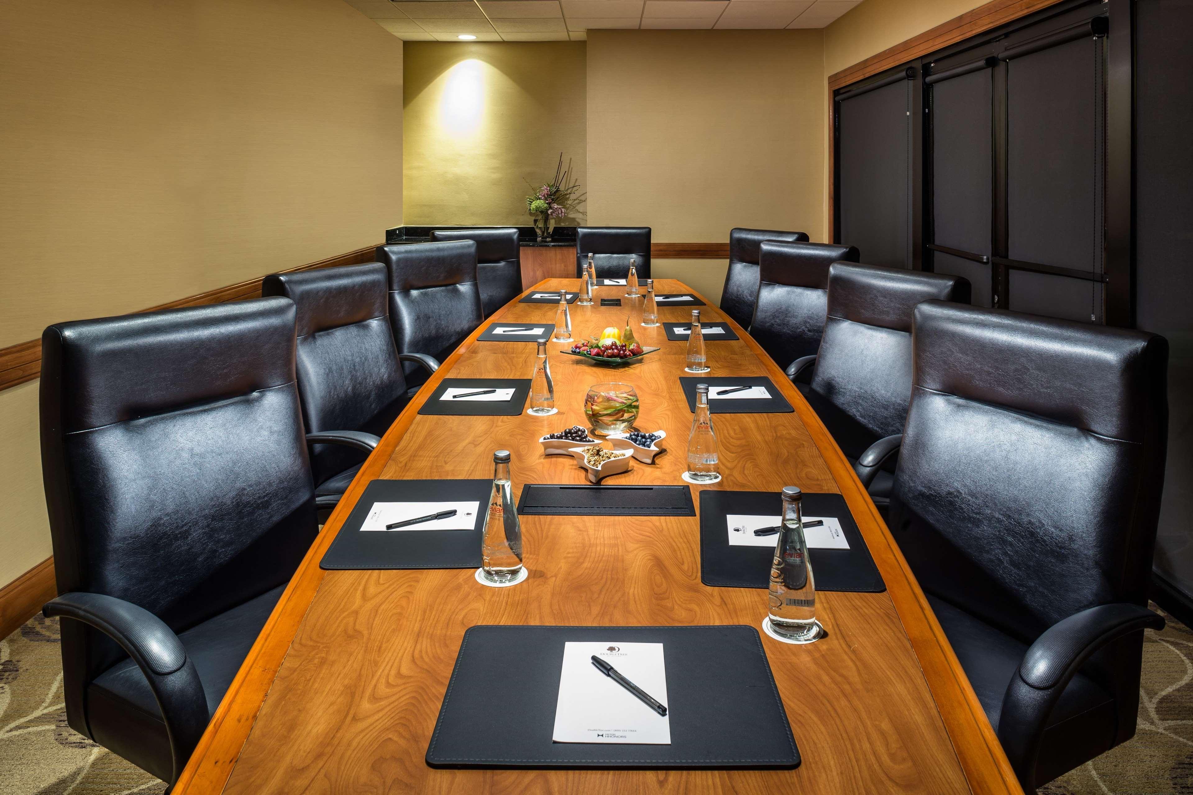 מלון Doubletree By Hilton קרסון מראה חיצוני תמונה