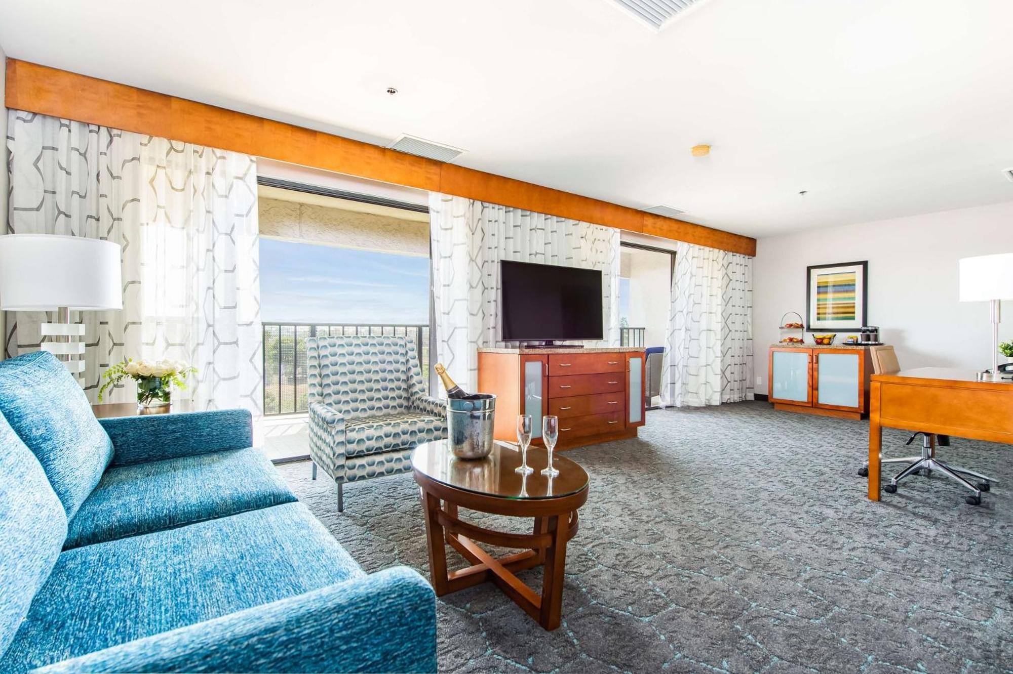 מלון Doubletree By Hilton קרסון מראה חיצוני תמונה