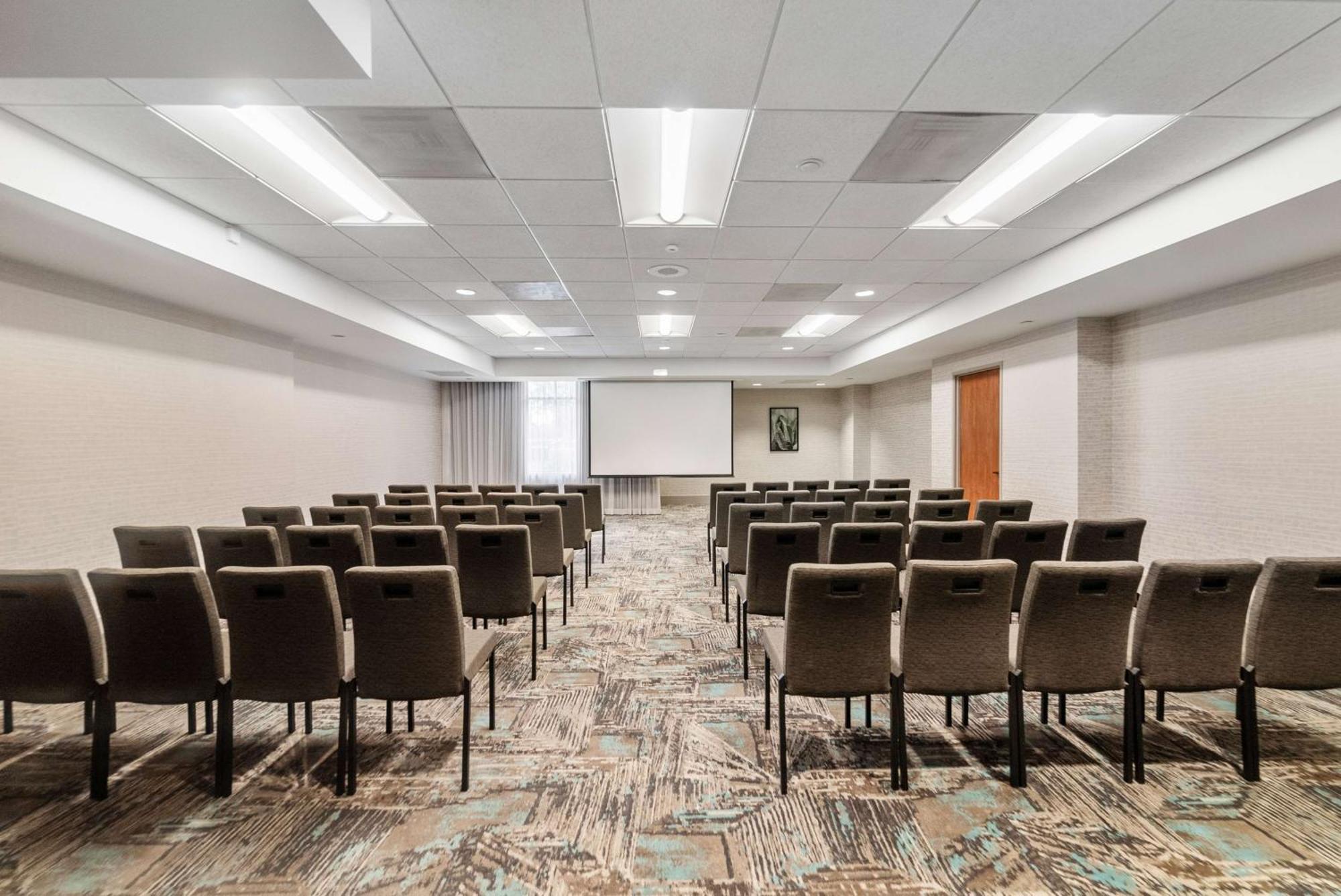 מלון Doubletree By Hilton קרסון מראה חיצוני תמונה